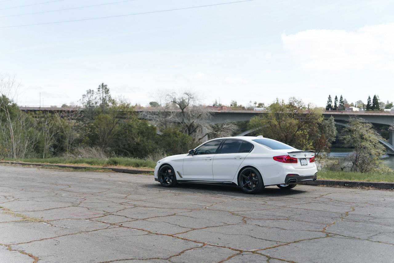 2020 BMW M550i with 20x9 front and 20x10.5 rear TSW Esprit wheels